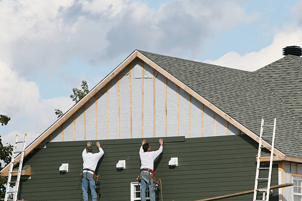 Professional Siding Installation technician working in Oaklyn, NJ